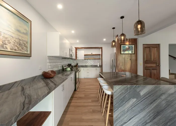 The Sky Deck 2bed25bath Holiday home Coco