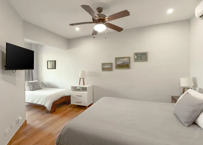The Sky Deck 2bed25bath Holiday home Coco