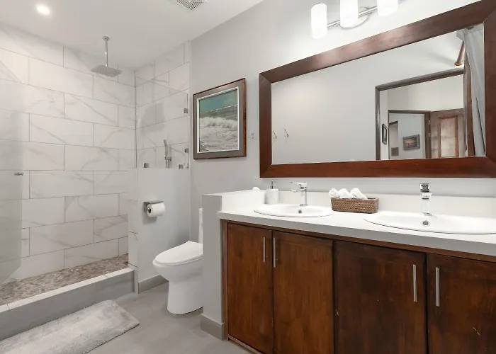 The Sky Deck 2bed25bath * Coco